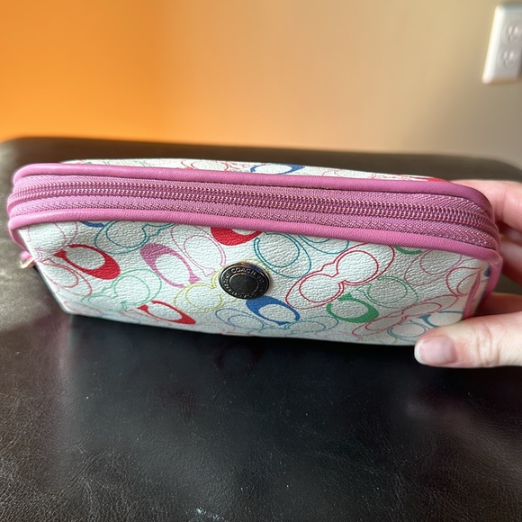 Coach Signature Chelsea Cosmetic Bag - Picture 6 of 8